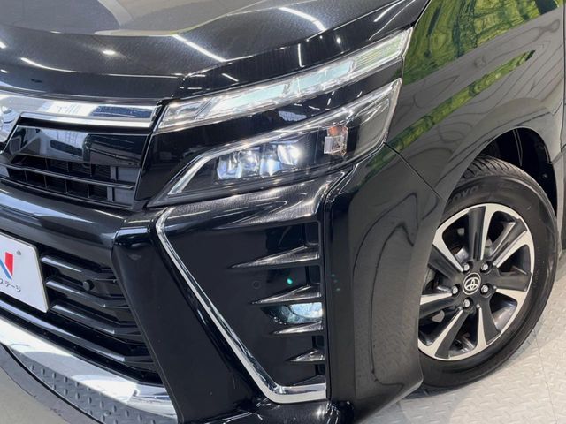 【LEDヘッドライト】悪天候や夜間走行時も良好な視界を確保し安心して運転できる高輝度LEDヘッドライトを装備！点灯速度が早く、消費電力も抑えられています。