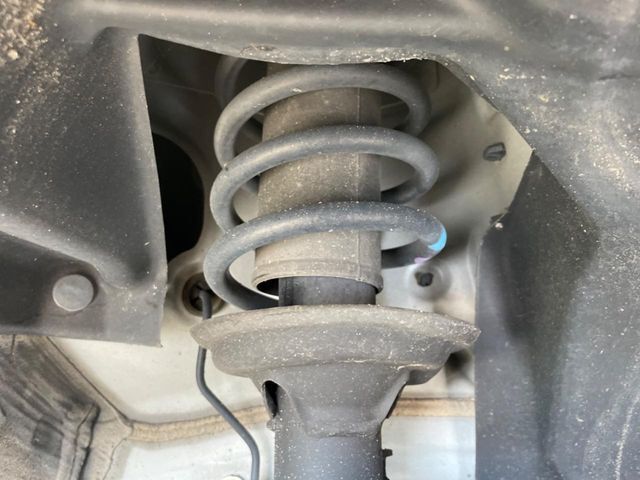 弊社では、全車『修復歴なし』のお車のみ取り扱っております。専任バイヤーによる厳選した仕入れの後、入庫後の車両チェックを行い、ネクステージが認定した高品質な中古車をご提供しております。