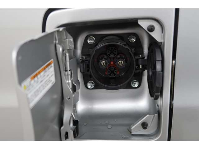 急速充電尾目安　約42分で80％まで充電可能　（急速充電器の最大出力電流が60A以上の場合）