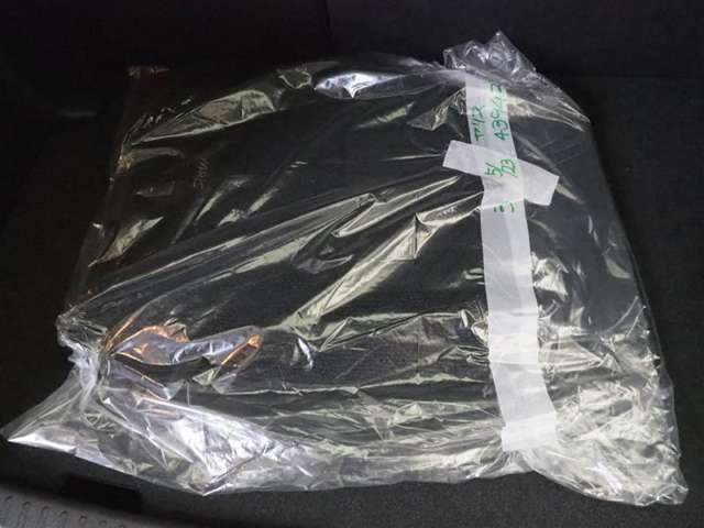 フロアマット清掃済みです。