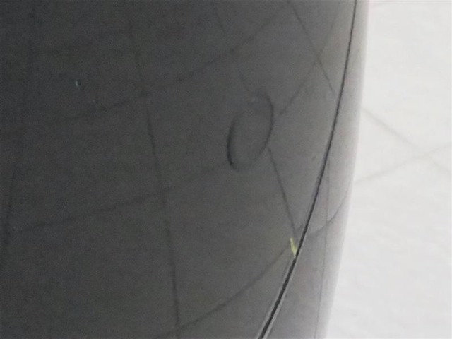コーナーセンサーを車の前後に装備。障害物までの距離に応じて警告音を変えてお知らせ。縦列駐車時や駐車場・車庫などでの取り回しをサポートします。詳細は販売店スタッフまでおたずねください。