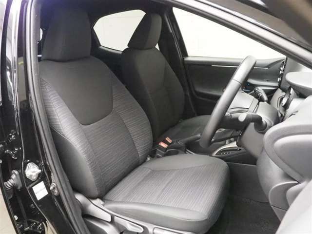 高いホールド性のシートで、運転姿勢も安心します。