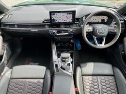 【認定中古車】Audi専門のテクニシャンが、100項目にもおよぶ精密な点検を実施。すべてをクリアしたAudi車のみが対象となります。