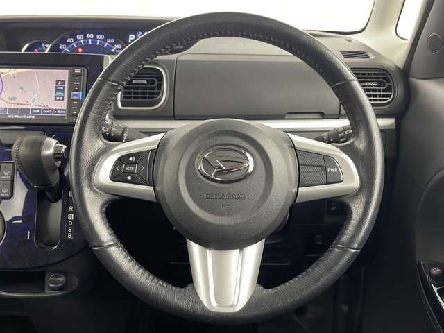 【ハンドル】『ハンドル/ステアリング』の画像になります。写真の内容に関してご不明点、ご質問等がございましたらお気軽にガリバー店舗までお問い合わせください。