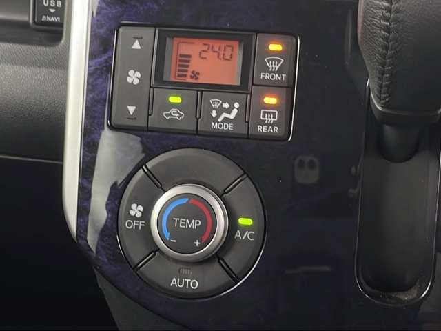 【運転席操作部】『運転席周辺の装備』の画像になります。快適なドライブを楽しむための機能が装備されています！運転席から触れるので使いやすいです！