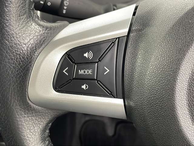 【運転席操作部】『運転席周辺の装備』の画像になります。快適なドライブを楽しむための機能が装備されています！運転席から触れるので使いやすいです！