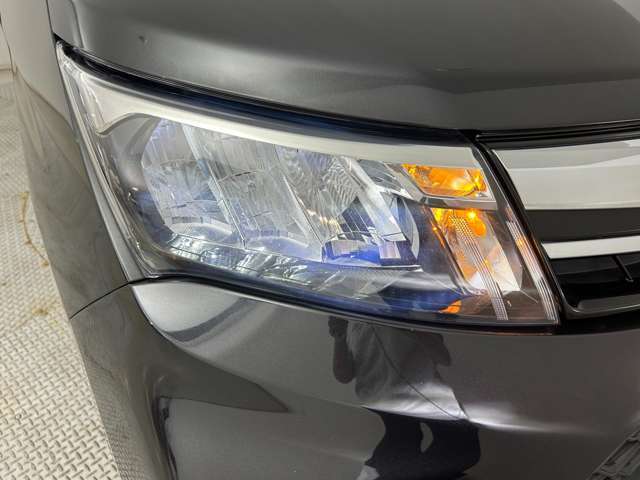 【　LEDヘッドライト　】悪天候や夜間の走行も視界良好で安心してお乗りいただけます。