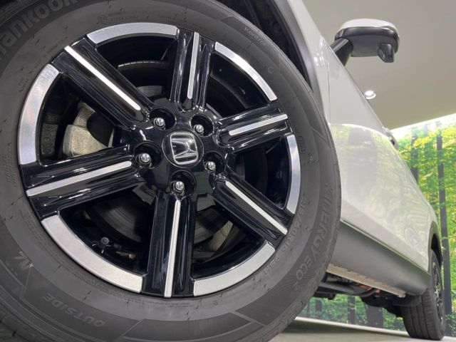 【純正16インチアルミホイール】外観にマッチした純正アルミホイールを装着しております。各種社外アルミホイールや、スタッドレスタイヤも取扱いしております。是非ご相談ください