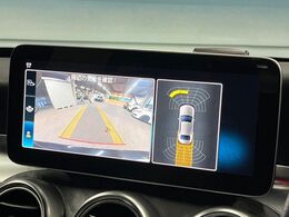 ●ガイドライン付きバックカメラ：不安な駐車もこれで安心！ガイドライン付きなので狭い箇所での駐車もラクラクです！