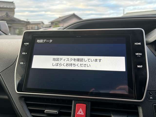 純正ナビ、社外ナビなども取り付け可能です！大きなサイズのナビを付けたい方はお気軽にお尋ねください！！