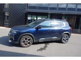 弊社では全車両の事前点検整備を実施しております。新車保証を継承しましてのご納車となります。