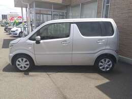 禁煙車☆走行2万8千☆セーフティサポート☆リアソナー☆メモリーナビ☆TV☆BLUETOOTH☆バックカメラ☆ETC☆ベンチシート☆シートヒーター☆オートライト☆スマートキー☆プッシュスタート☆