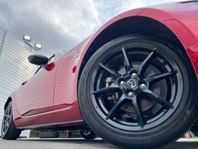 【純正16インチアルミホイール】外観にマッチした純正アルミホイールを装着しております。各種社外アルミホイールや、スタッドレスタイヤも取扱いしております。是非ご相談ください♪