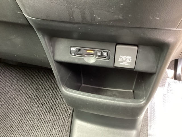 ETC付いてます。ETCが使用可能な道路通行料はキャッシュレスでスマートに走行できます。再セットアップして納車致します。