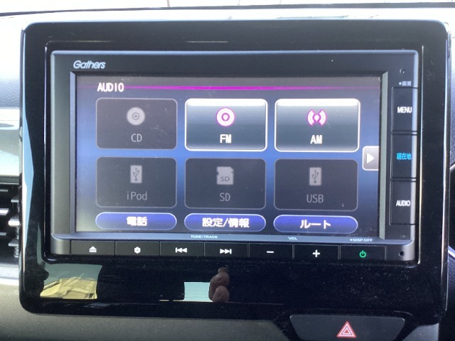 ギャザズメモリーナビ（VXM-205Ci）を装着しております。AM、FM、CDがご使用いただけます。初めて訪れた場所でも安心ですね！