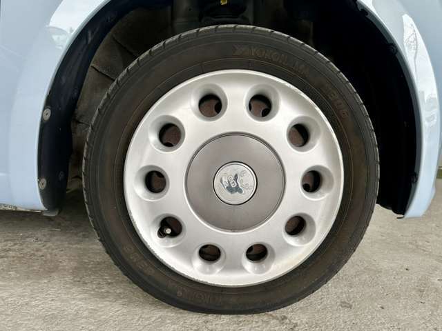 ☆鈑金部門。フレーム修正機3台完備。板金塗装実績20000台