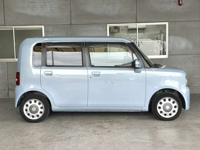 ☆鈑金部門。フレーム修正機3台完備。板金塗装実績20000台