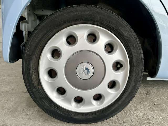 ☆鈑金部門。フレーム修正機3台完備。板金塗装実績20000台