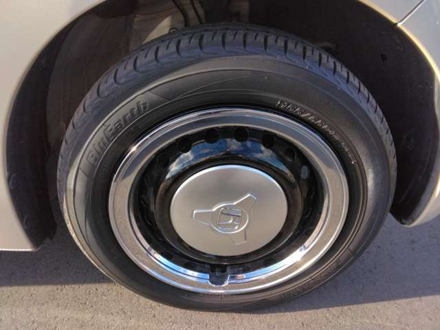 【タイヤについて】アルミホイールや、新品タイヤ、スタッドレスタイヤご相談承ります。