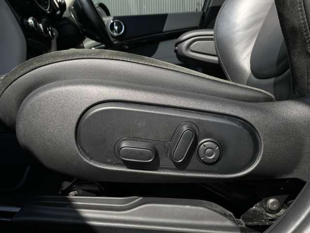 ご遠方の場合でも、下取り車両の金額を概算でお出しすることは可能でございます。車検証をお手元に、走行距離をご確認の上お問い合わせくださいませ。