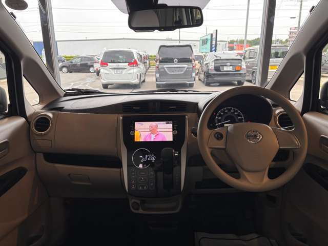 同敷地内に、塗装工場も完備♪買取り、新車、中古車販売、整備、車検、事故修理、保険など、それぞれ専属のスタッフが在籍して、ワンストップで対応させていただきます☆