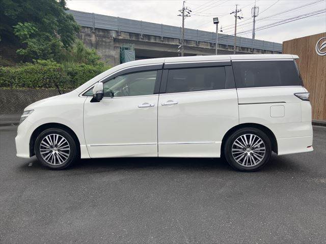 人気のお車ですのでお早目のご来店お待ちしております♪