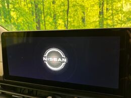 【大画面ナビ】人気の大型12.3インチナビを装備。存在感のある大画面はインパクト大！ナビ利用時のマップ表示は見やすく、テレビやDVDは臨場感がアップ！いつものドライブがグッと楽しくなります♪