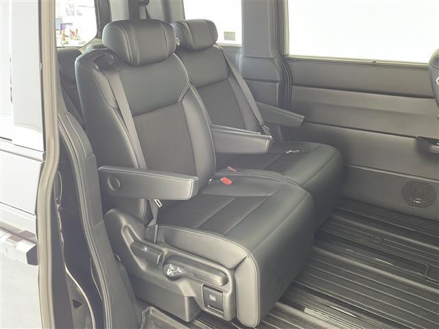 【後部座席】『後部座席周辺』の画像になります。写真の内容に関してご不明点、ご質問等がございましたらお気軽にガリバー店舗までお問い合わせください。