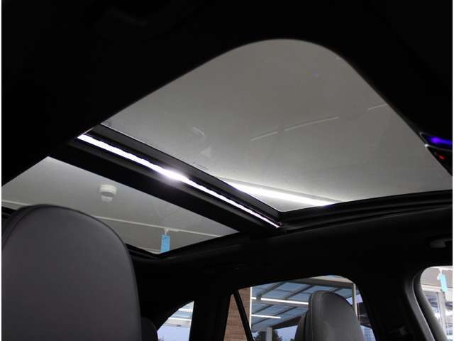 DOHC 直列4気筒ターボエンジン＋電気モーター、電子制御9速AT（9G-TRONIC）がダイナミックな走行性と優れた低燃費を実現！！　X254型プラグインハイブリッドモデルをお探しの方お急ぎください！！