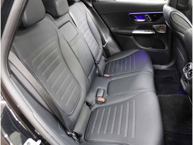 全席シートヒーター　アンビエントライト　11.9インチ縦型メディアディスプレイ　MBUX ARナビゲーション・地デジ・Bluetoohオーディオ機能・ETC