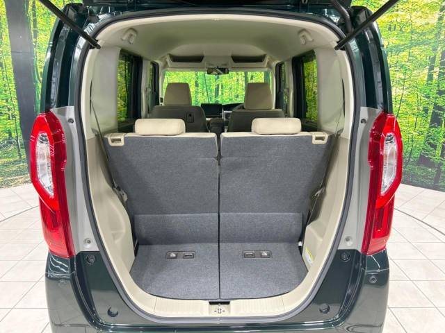 普段のお買い物や通勤、送迎等に十分な荷室スペースを確保しております。セカンドシートを倒すと、大きな荷物の積載も可能です♪