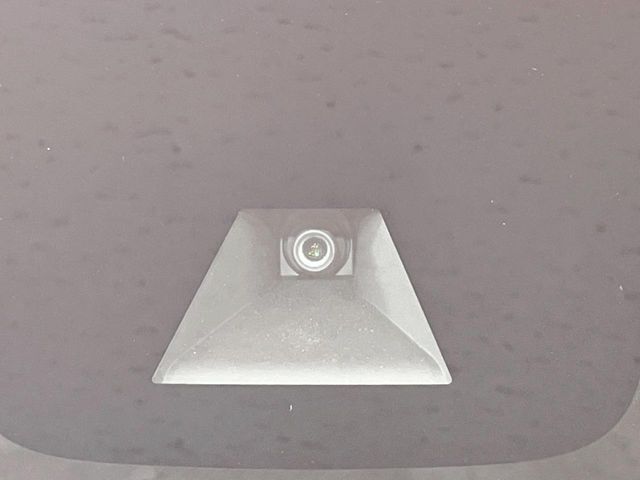 【エマージェンシーブレーキ】走行中に前方の車両等を認識し、衝突しそうな時は警報とブレーキで衝突回避と被害軽減をアシスト。より安全にドライブをお楽しみいただけます。