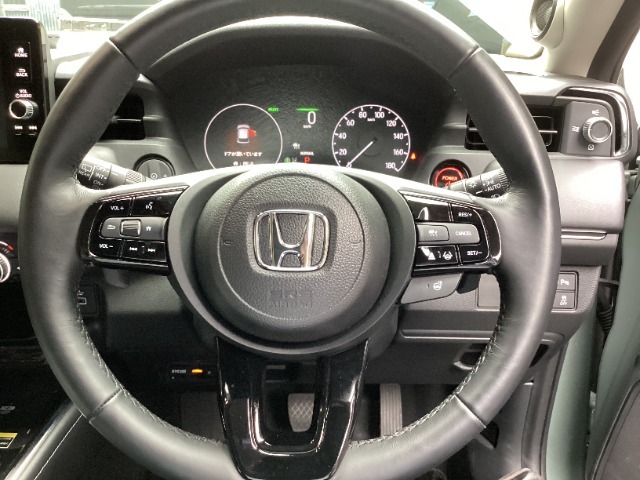 ステアリングオーディオコントローラー！手をハンドルから離さなくてすむから安心ですね☆