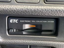 【ETC】高速道路の料金所をストレスなく通過！話題のスポットやサービスエリアに多い「スマートIC」利用時は必須のアイテムです。当店でセットアップを実施、ご納車当日からすぐにご利用いただけます！