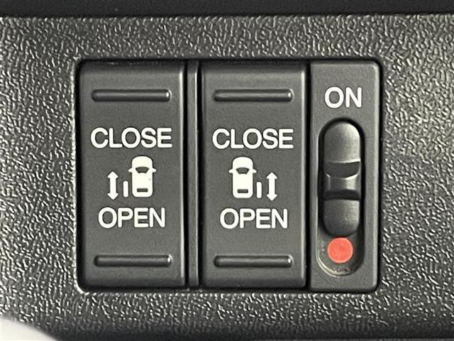 【運転席操作部】快適なドライブを楽しむための機能が装備されています！運転席から触れるので、使いやすいです！除菌プランいれていただくと、さらに清潔で安心していただけます！