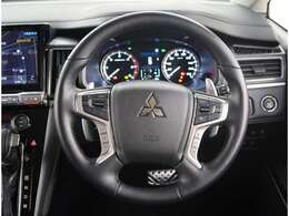 本革巻ステアリングホイール　ハンドルヒーター装備