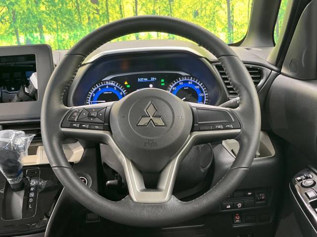 【ステアリングスイッチ】運転中、前方から目線をそらすことなく、オーディオ等の操作が可能な便利機能！安心＆快適なドライブを演出してくれます♪