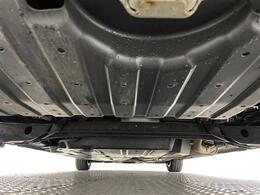 【下回り】下回りがきれいなうちに、防錆加工の施工がオススメ。降雪地域はもちろん、沿岸部にお住いの方や、趣味でマリン・ウィンタースポーツをされる方に大変好評いただいております。