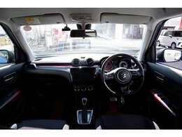 運転席メインになります。ハンドル回りなどをご覧ください！！