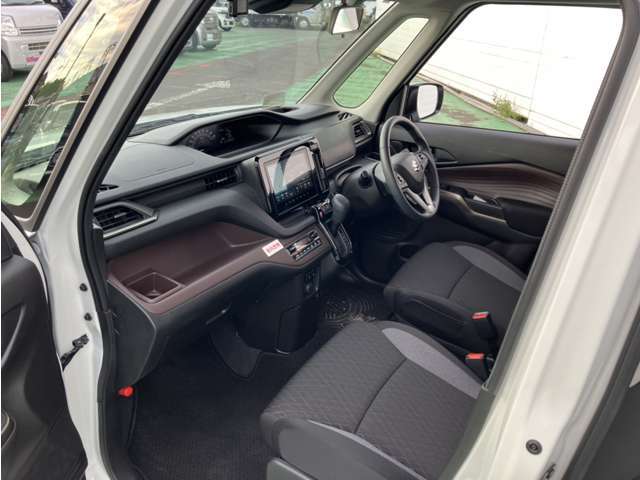 助手席も綺麗な状態です