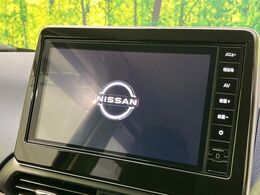 【大画面ナビ】人気の大型9インチナビを装備。存在感のある大画面はインパクト大！ナビ利用時のマップ表示は見やすく、テレビやDVDは臨場感がアップ！いつものドライブがグッと楽しくなります♪