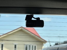 後方にもドライブレコーダーを装備しております。