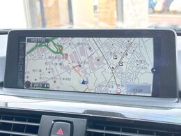●BMW純正ナビ:一体感のあるナビは、高級感ある車内を演出してくれます。Bluetooth再生などオーディオ機能も充実しておりますので、運転もより楽しめます♪