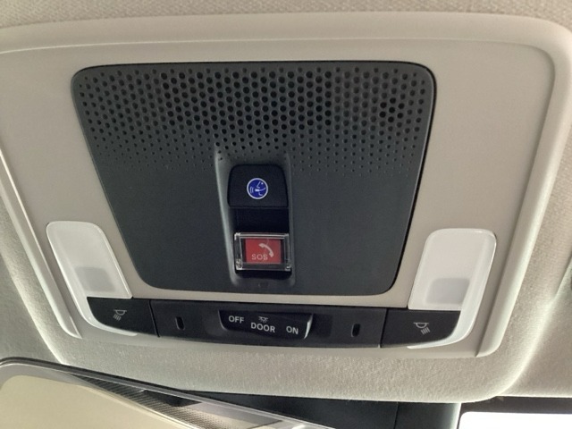 Honda CONNECT搭載車です。「Honda Total Care プレミアム」に加入頂くと、「緊急サポートセンター」や「Honda ALSOK駆けつけサービス」などのサービスが受けられます。