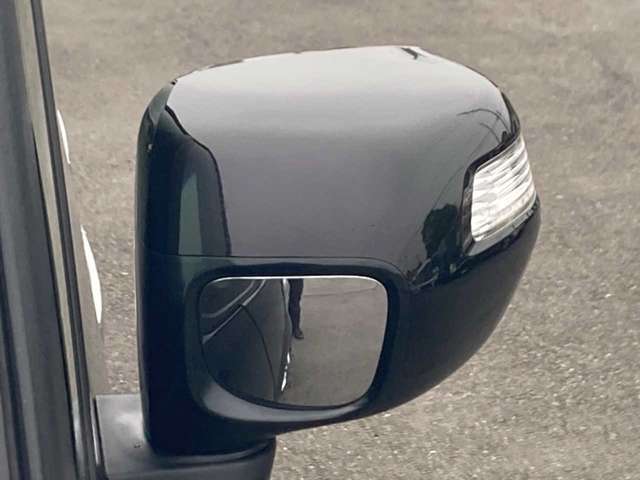 左前ミラー