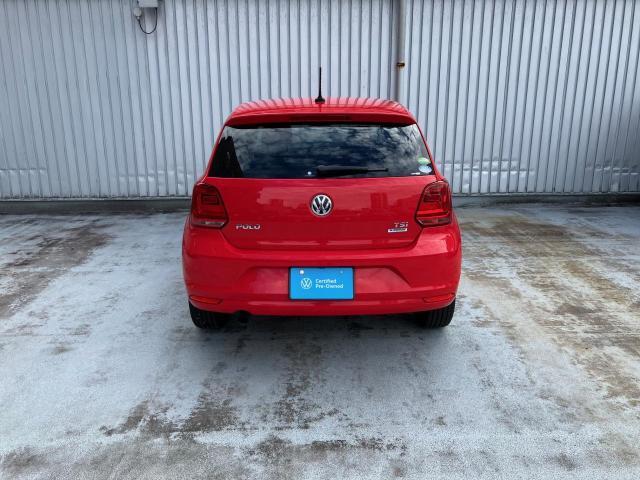 （リアエンド）右後ろには全車標準でリアフォグランプが装着されておりますので、視界不良時、後方からの追突防止にも役立ちます。