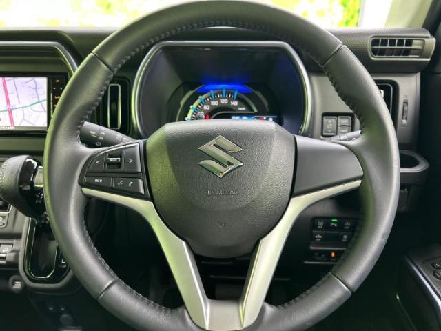 WECARSの展示場では実際に見て、触ってお車をお選びいただけます！知識の豊富な営業スタッフが様々なカーライフをご提案いたします！