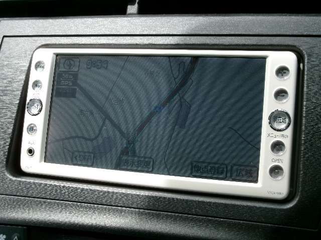 純正SDナビを装着してます！ワンセグTVチューナーを内蔵してます！作動確認実施済！良好な状態です！！