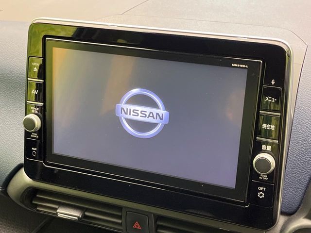 【純正9型ナビ】人気の純正ナビを装備。オーディオ機能も充実しており、Bluetooth接続すればお持ちのスマホやMP3プレイヤーの音楽を再生可能！毎日の運転がさらに楽しくなります！！