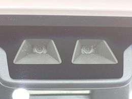 【スマートアシスト】走行中に前方の車両等を認識し、衝突しそうな時は警報とブレーキで衝突回避と被害軽減をアシスト。より安全にドライブをお楽しみいただけます。